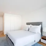 Δωμάτια σε οικογενειακή κατοικία Luxury With Balcony And Shared In The Parque Eduardo Vii Area *