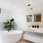 Luxury With Balcony And Shared In The Parque Eduardo Vii Area Δωμάτια σε οικογενειακή κατοικία *