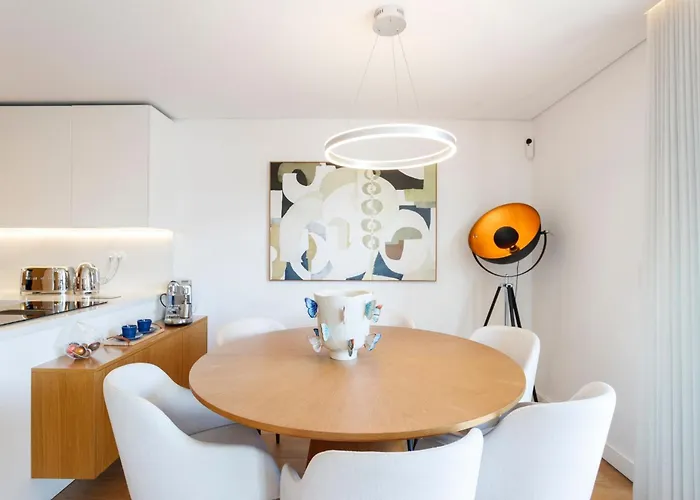 בית אירוח Luxury With Balcony And Shared In The Parque Eduardo Vii Area ליסבון