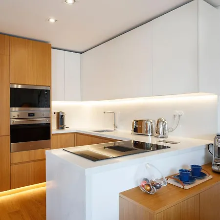 Luxury With Balcony And Shared In The Parque Eduardo Vii Area * Lisbona