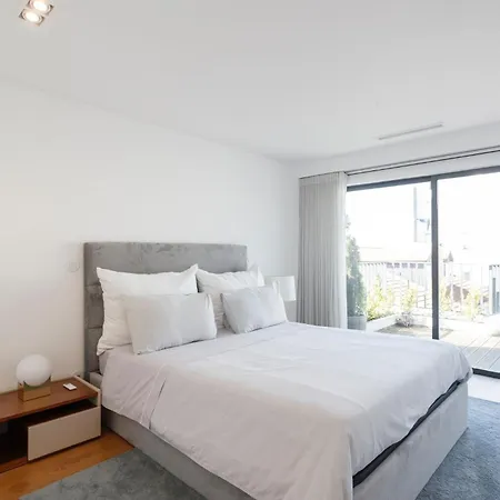 Luxury With Balcony And Shared In The Parque Eduardo Vii Area ホームステイ