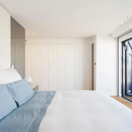 Rum i privatbostad Luxury With Balcony And Shared In The Parque Eduardo Vii Area Lisboa