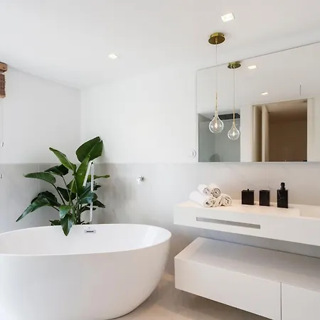Luxury With Balcony And Shared In The Parque Eduardo Vii Area ホームステイ *