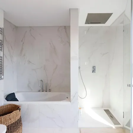 ホームステイ Luxury With Balcony And Shared In The Parque Eduardo Vii Area