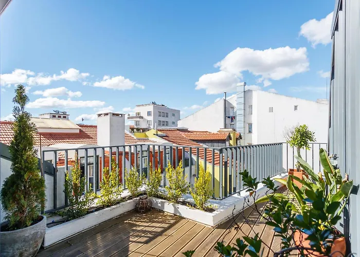 Luxury With Balcony And Shared In The Parque Eduardo Vii Area Lisboa